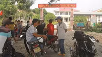 Gây rối tại trụ sở Công an xã để lấy xe vi phạm