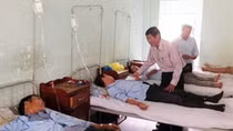 Đang làm rõ nguyên nhân 23 công nhân bị ngộ độc