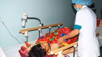 Truy bắt gã hàng xóm bắn trọng thương hai anh em ruột
