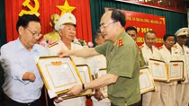 Gặp mặt đại biểu Công an dự Hội nghị biểu dương người có công với cách mạng toàn quốc năm 2015