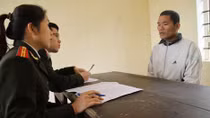 Vượt biên sang Trung Quốc lao động 'chui' - Phạm pháp và những hệ lụy