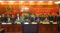 Công an 5 TP ký giao ước thi đua Vì ANTQ năm 2015