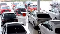 Núp bóng Việt kiều hồi hương để buôn lậu 54 xe ôtô