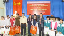 Hỗ trợ trẻ em nghèo, khuyết tật hơn 1 tỷ đồng