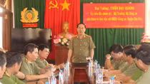 Bộ trưởng Trần Đại Quang thăm và làm việc tại Công an huyện Côn Đảo