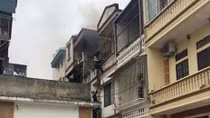 Chập ấm siêu tốc, bà hỏa ‘ghé thăm’ ngôi nhà 3 tầng