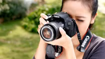 Cướp máy ảnh trong tiệm chụp ảnh cưới