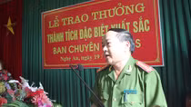 Trao thưởng ban chuyên án khám phá đường dây vận chuyển sừng động vật hoang dã quý hiếm