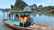 Tăng cường kiểm tra phương tiện vận chuyển khách trên tuyến đường thủy Quảng Ninh