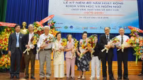 40 năm truyền lửa văn chương