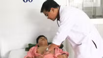 Ngộ độc thần kinh vì món nhậu nhộng ve sầu