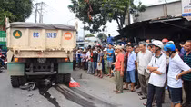 Đi viếng đám tang, bị xe ben cán tử vong