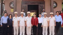 Chủ tịch Quốc hội tiếp xúc cử tri Cần Thơ 