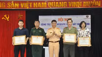 2 cán bộ Báo CAND được Cục CSGT tặng Giấy khen 