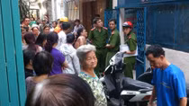 Nhà vắng chủ chứa nhiều xe máy giữa trung tâm Sài Gòn cháy bùng giữa trưa
