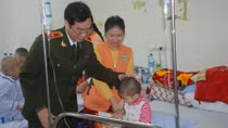 Mang Xuân sớm đến với đồng bào nghèo và trẻ em có hoàn cảnh đặc biệt