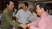 Gặp mặt cán bộ cao cấp đã nghỉ hưu nhân dịp Tết Nguyên đán Ất Mùi