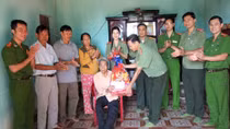 Ấm tình những cán bộ Công an hưu trí có hoàn cảnh khó khăn