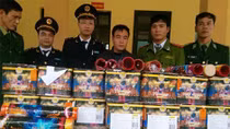 Xe biển sổ Lào vận chuyển pháo lậu số lượng lớn qua biên giới
