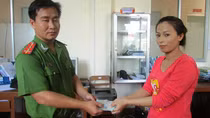 Cán bộ Công an 2 lần ‘nhặt của rơi tìm người trả lại’