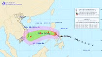 Bão Hagupit tiến gần biển Đông, biển động rất mạnh