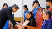 Phù Cát có thêm 77 Bà mẹ Việt Nam Anh hùng