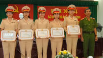 Thí điểm mô hình nữ CSGT chỉ huy, điều khiển giao thông