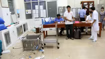 Điều tra vụ hai đối tượng lạ mặt xông vào bệnh viện chém người