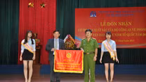  Trao cờ thi đua xuất sắc của Bộ Công an tặng trường Đại học Nội vụ Hà Nội 