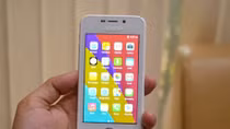 Mở hộp smartphone rẻ nhất thế giới giá 3,6 USD