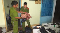Gần 400kg thịt và xương heo bốc mùi hôi thối chuẩn bị đến quán nhậu