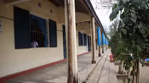 Chính quyền ở đâu khi hàng trăm học sinh nơm nớp ngồi trong các phòng học sắp sập?