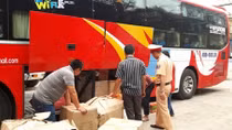 Phát hiện xe khách chở lô hàng lậu