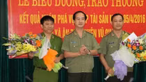 Trao thưởng cho tập thể, cá nhân phá vụ án cướp taxi