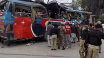 Nổ xe bus, 40 người thương vong