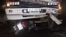 Xe tải kéo lê xe máy 60m, 1 người tử vong