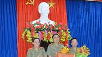 2 người nước ngoài dùng thẻ tín dụng giả rút hàng trăm triệu đồng