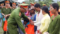 Nặng nghĩa tình với buôn làng Tây Nguyên