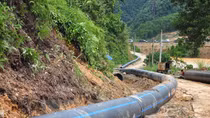 Thi công đường ống cấp nước sạch miễn phí cho người dân vùng hạn mặn