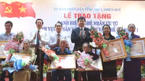 Nhiều nghệ nhân cố đô được trao tặng danh hiệu “Nghệ nhân ưu tú”