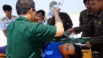 Điều thủy phi cơ bay ra Trường Sa cứu nạn ngư dân đau tim