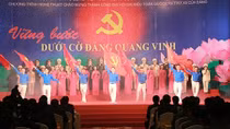 Vững bước dưới cờ Đảng quang Vinh