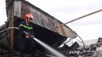 Xưởng gỗ bốc cháy ngùn ngụt, thiệt hại gần 1 tỷ đồng