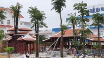 Buộc tháo dỡ căn nhà gỗ “khủng” xây dựng trái phép