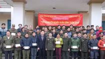 Gửi thêm sắc xuân yêu thương