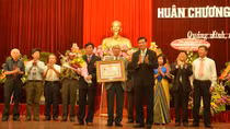 Chi hội Nhà văn Việt Nam tại Quảng Ninh đón nhận Huân chương Lao động hạng Ba