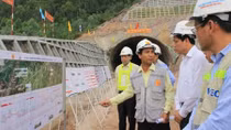 Đẩy nhanh tiến độ các công trình giao thông trọng điểm 
