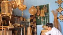 Cả làng thành triệu phú bởi sản xuất đèn tre xuất khẩu