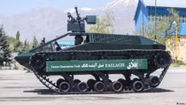 Iran khoe xe tăng mới
