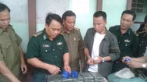 Bắt 2 đối tượng, thu giữ 36 bánh heroin và 15.000 viên ma túy tổng hợp